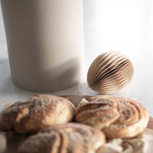 Laden Sie das Bild in den Galerie-Viewer, DBKD Eier Papier Anhänger