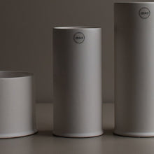 Laden Sie das Bild in den Galerie-Viewer, DBKD Keramik Vase