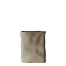 Laden Sie das Bild in den Galerie-Viewer, DBKD Keramik Vase