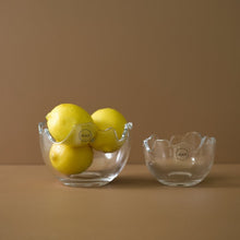 Laden Sie das Bild in den Galerie-Viewer, DBKD Glas Schale