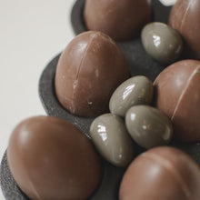 Laden Sie das Bild in den Galerie-Viewer, DBKD Keramik Eier