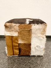 Laden Sie das Bild in den Galerie-Viewer, Kuhfwell Würfelhocker