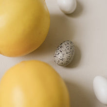 Laden Sie das Bild in den Galerie-Viewer, DBKD Keramik Eier