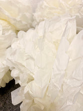 Laden Sie das Bild in den Galerie-Viewer, Seidenpapier Pompoms