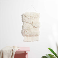 Laden Sie das Bild in den Galerie-Viewer, RICO DESIGN Knüpfset Wandbehang weiße Landschaft 30 x 40 cm