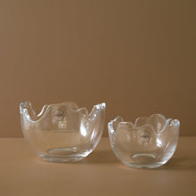 Laden Sie das Bild in den Galerie-Viewer, DBKD Glas Schale