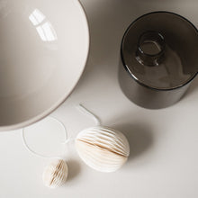 Laden Sie das Bild in den Galerie-Viewer, DBKD Eier Papier Anhänger