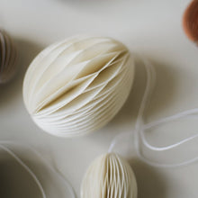 Laden Sie das Bild in den Galerie-Viewer, DBKD Eier Papier Anhänger