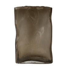 Laden Sie das Bild in den Galerie-Viewer, DBKD Glas Vase