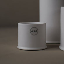 Laden Sie das Bild in den Galerie-Viewer, DBKD Keramik Vase