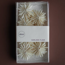 Laden Sie das Bild in den Galerie-Viewer, DBKD Papier Girlande "GARLAND"