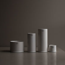Laden Sie das Bild in den Galerie-Viewer, DBKD Keramik Vase