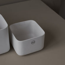 Laden Sie das Bild in den Galerie-Viewer, DBKD Keramik Vase