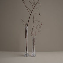 Laden Sie das Bild in den Galerie-Viewer, DBKD Tall Vase small - clear
