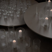 Laden Sie das Bild in den Galerie-Viewer, DBKD Airy Vase large