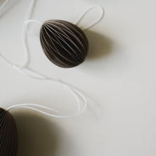 Laden Sie das Bild in den Galerie-Viewer, DBKD Eier Papier Anhänger