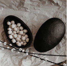 Laden Sie das Bild in den Galerie-Viewer, DBKD Ei Pappmache Schale