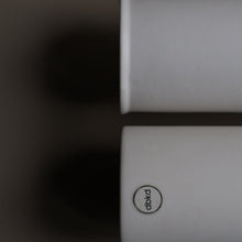 Laden Sie das Bild in den Galerie-Viewer, DBKD Keramik Vase