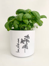 Laden Sie das Bild in den Galerie-Viewer, Kübel Zylinder m. Kräutermotiv