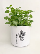Laden Sie das Bild in den Galerie-Viewer, Kübel Zylinder m. Kräutermotiv