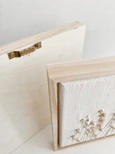 Laden Sie das Bild in den Galerie-Viewer, Trockenblumen Leinwand