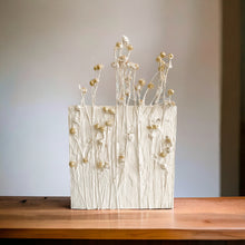 Laden Sie das Bild in den Galerie-Viewer, Trockenblumen Holzblock