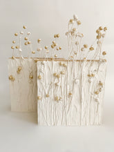 Laden Sie das Bild in den Galerie-Viewer, Trockenblumen Holzblock