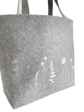 Laden Sie das Bild in den Galerie-Viewer, Polyester Filz Tasche Shopper "Blumenwiese"