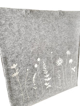 Laden Sie das Bild in den Galerie-Viewer, Polyester Filz Tasche Shopper "Blumenwiese"