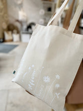 Laden Sie das Bild in den Galerie-Viewer, Baumwoll Tasche Shopper "Blumenwiese"