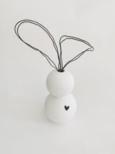 Laden Sie das Bild in den Galerie-Viewer, Holz Kugel Hase
