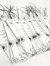 Laden Sie das Bild in den Galerie-Viewer, Lesezeichen "Pusteblume"