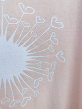 Laden Sie das Bild in den Galerie-Viewer, Shirt Pusteblume Glitzer rose/regenbogen