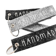 Laden Sie das Bild in den Galerie-Viewer, Filz Schlüsselanhänger "Pusteblume"