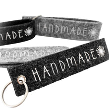 Laden Sie das Bild in den Galerie-Viewer, Filz Schlüsselanhänger "Pusteblume"