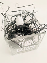 Laden Sie das Bild in den Galerie-Viewer, Glaswürfel "Frohe Ostern"