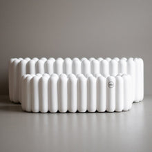 Laden Sie das Bild in den Galerie-Viewer, DBKD Mist Oval small - white
