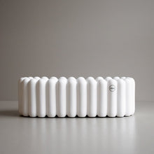 Laden Sie das Bild in den Galerie-Viewer, DBKD Mist Oval small - white
