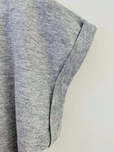 Laden Sie das Bild in den Galerie-Viewer, Shirt Pusteblume Glitzer grau/silber
